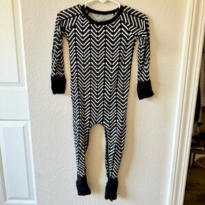 Little Sleepies Monochrome Chevron Zippy Footies